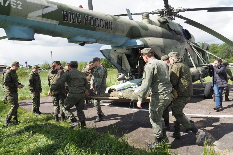 Многопрофильные специалисты: как работают российские военные медики в зоне СВО