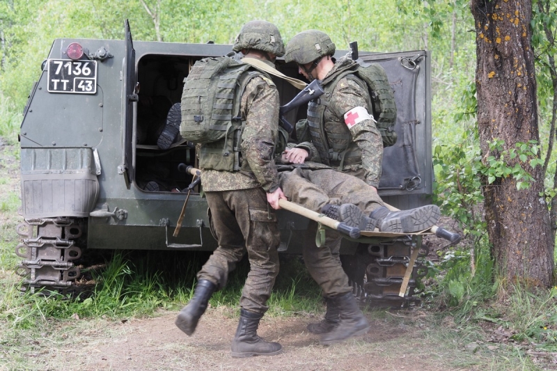 Многопрофильные специалисты: как работают российские военные медики в зоне СВО