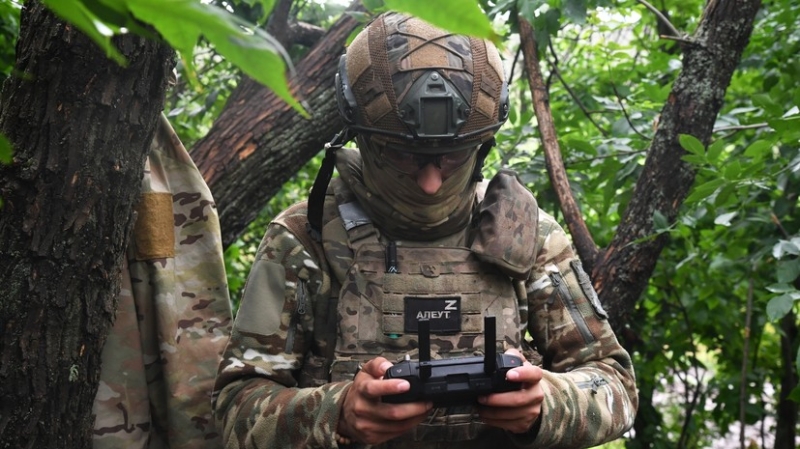 «Многоразовый мини-бомбардировщик»: эксперты — о револьверной установке для сброса боеприпасов с БПЛА