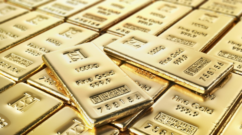 На фоне геополитической неопределённости и ослабления доллара: цены на золото обновили исторический максимум