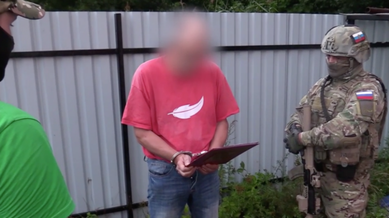 На объектах ВМФ и в аэропорту: ФСБ предотвратила готовившиеся сторонником «Азова» теракты в Калининградской области