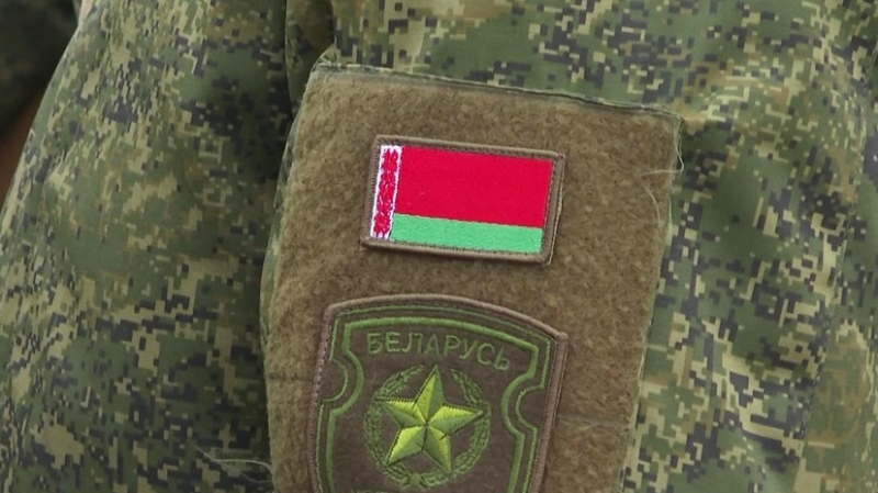 На западе Белоруссии военные проводят учение в труднодоступной местности