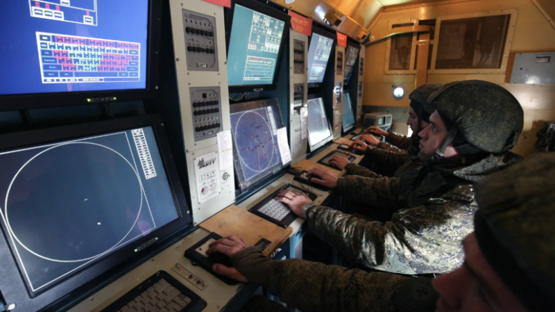 Над восемью областями и Московским регионом: за ночь российские силы ПВО сбили более 60 украинских БПЛА