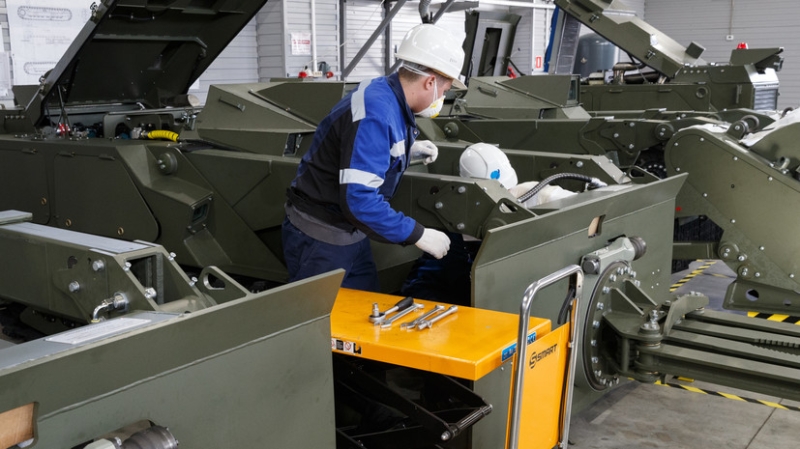 «Нам нужно быть на шаг впереди»: Путин обозначил задачи военно-промышленного комплекса РФ