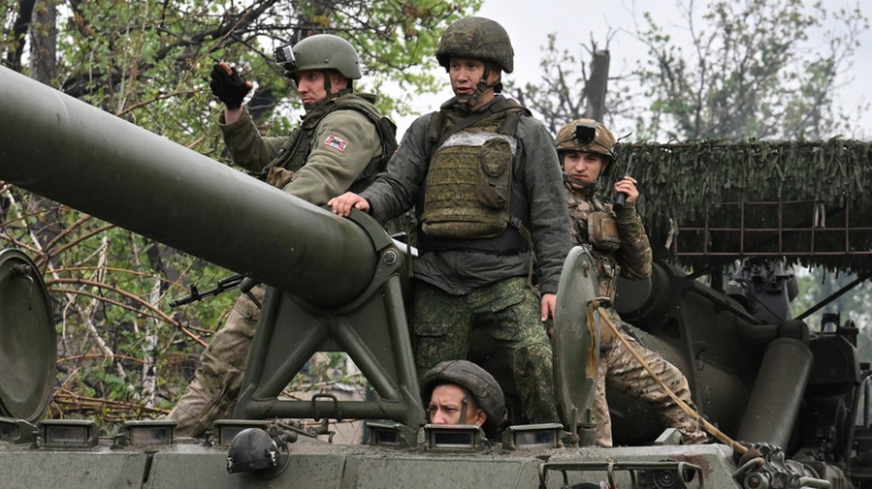 «Наши вооружённые cилы сейчас эту задачу решают»: Путин заявил о работе по созданию буферной зоны на границе с Украиной