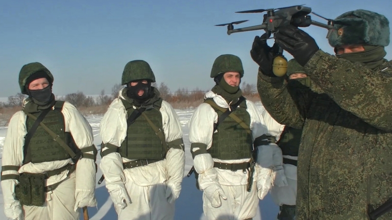 &laquo;Наводить ужас на пехоту противника&raquo;: как российская армия применяет коптеры с механизмами сброса боеприпасов в зоне СВО