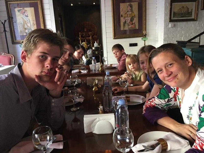 &laquo;Не ощущали себя в безопасности&raquo;: американская многодетная семья &mdash; о переезде из США в подмосковный Сергиев Посад