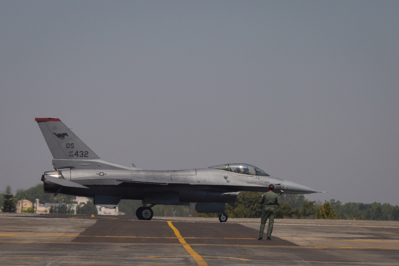 &laquo;Не выживут в гипотетическом столкновении&raquo;: эксперты &mdash; о последствиях поставок F-16 Украине