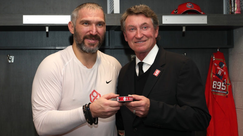 &laquo;Нечто особенное&raquo;: Овечкин переписал рекорд Гретцки по голам в НХЛ и посвятил его покойному отцу