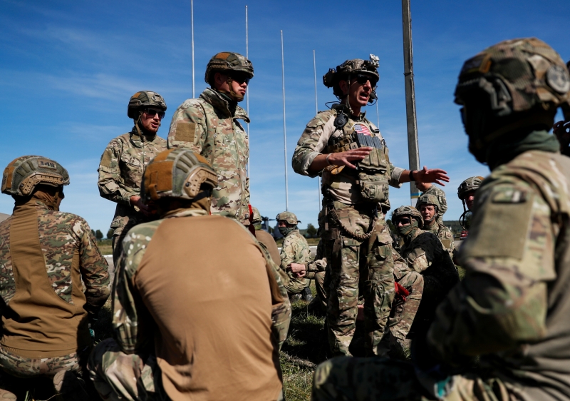 «Необходимо ей для самообороны»: расширит ли Вашингтон поставки летального оружия Украине