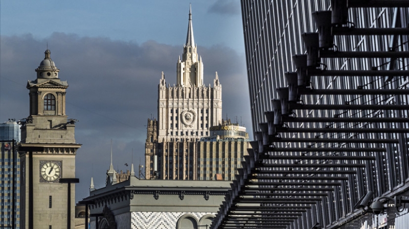 &laquo;Несовместимо со статусом&raquo;: в МИД РФ порекомендовали украинскому консулу в Петербурге покинуть страну