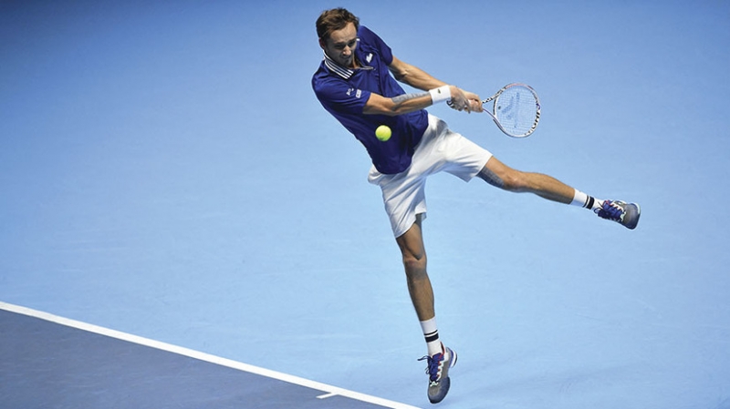 Неудачная защита: Медведев уступил Звереву в финале Итогового турнира ATP