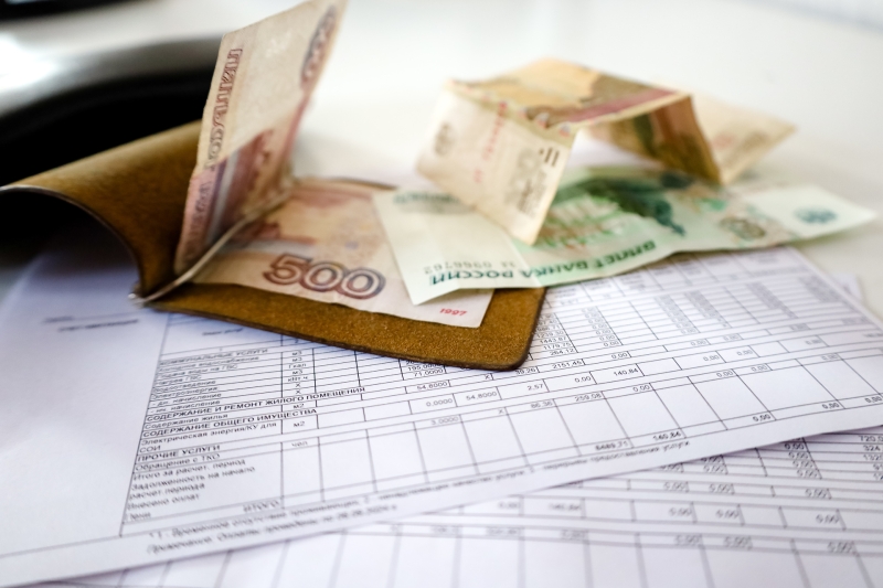 &laquo;Независимо от факта совместного проживания&raquo;: Верховный суд РФ обязал родителей оплачивать за детей счета ЖКХ