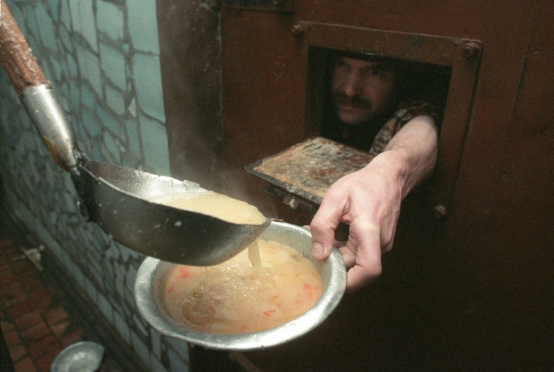 &laquo;Никакие деньги не стоят 10 лет в колонии&raquo;: как устроен наркорынок в России и что ждёт рядовых исполнителей