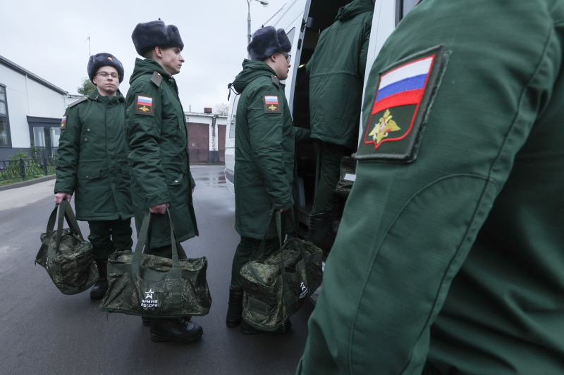 Новое с 1 апреля: изменения ПДД, тест по русскому, пенсии