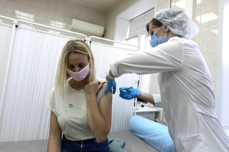 «Об эпидемии пока говорить рано»: директор НИИ гриппа — о «реванше» ОРВИ после трёх лет пандемии COVID-19