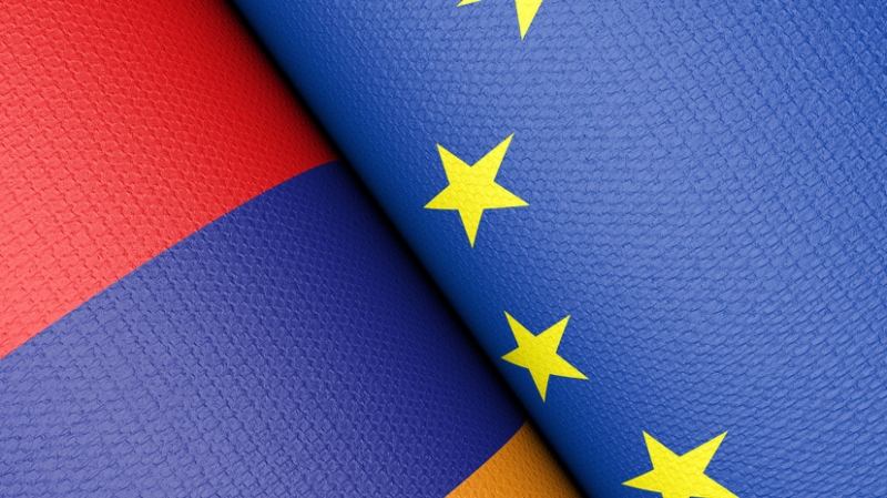 Обозреватель Уэббер: ЕС готов участвовать в недемократических акциях Армении