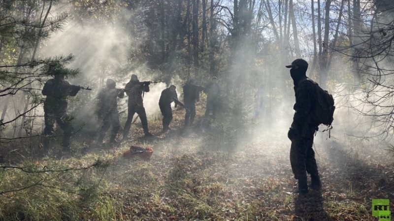 «Обучаем приоритетным навыкам»: среди россиян растёт популярность курсов начальной военной подготовки