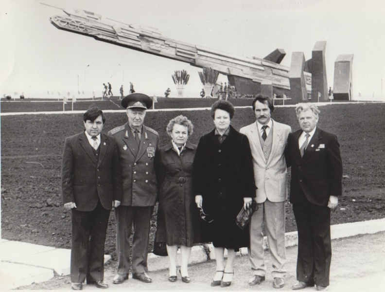 «Они словно лики святых прижимали их к груди»: как прошёл первый «бессмертный полк» в станице Тацинской в 1981 году