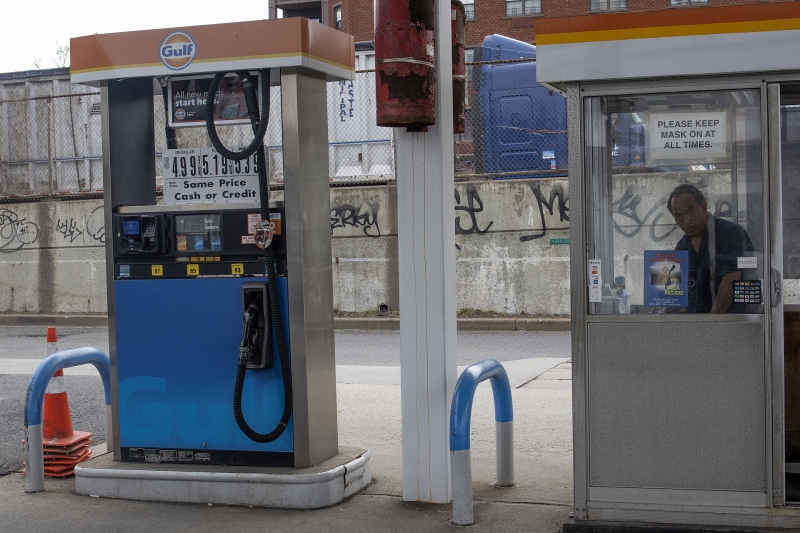 «Ошибок крайне много»: как курс Байдена в энергосфере влияет на его низкую популярность среди американцев