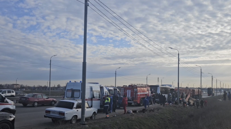 &laquo;Ослепило солнце&raquo;: что известно о ДТП в Крыму, в результате которого погибли шесть человек