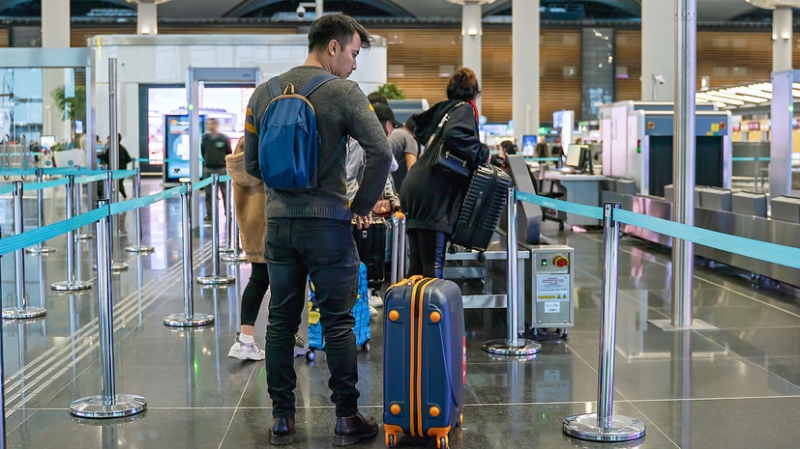 &laquo;Отслеживаем ситуацию&raquo;: в Турции и Танзании после ограничения авиасообщения находятся около 45 тысяч туристов из России