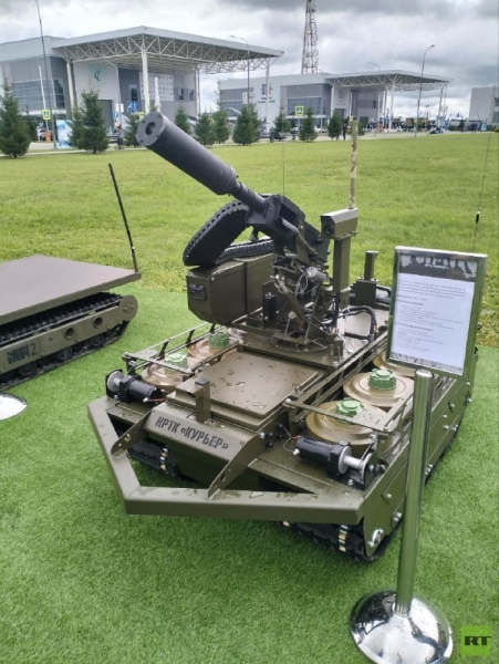 &laquo;Пехотинец становится оператором&raquo;: как в России создаются новые роботизированные платформы с огнемётом &laquo;Шмель&raquo;