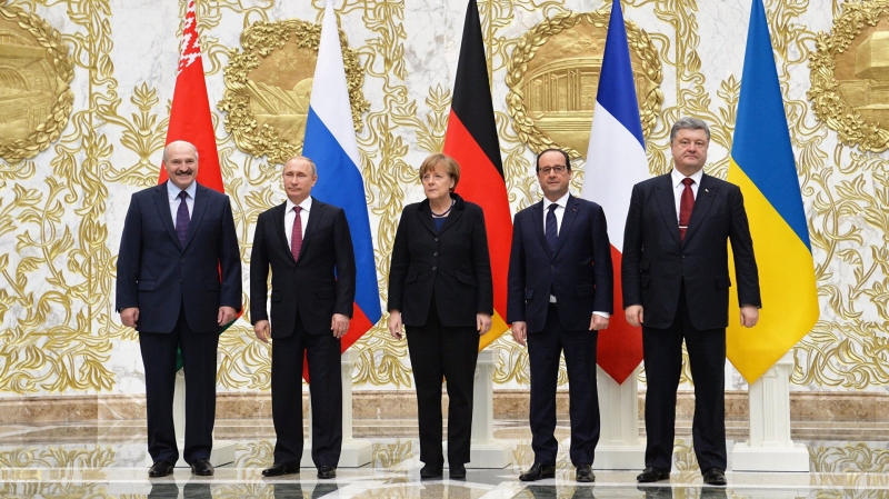 &laquo;Перетянуть баланс на свою сторону&raquo;: зачем в Киеве снова заговорили о пересмотре Минских соглашений