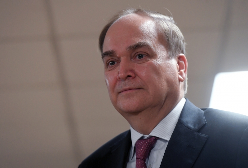 «Переводят стрелки на других»: почему США обвиняют Россию в дезинформации относительно коронавирусных вакцин