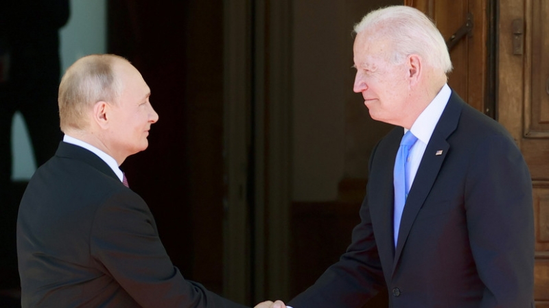 Песков прокомментировал предстоящий разговор Путина и Байдена по закрытой линии видеосвязи