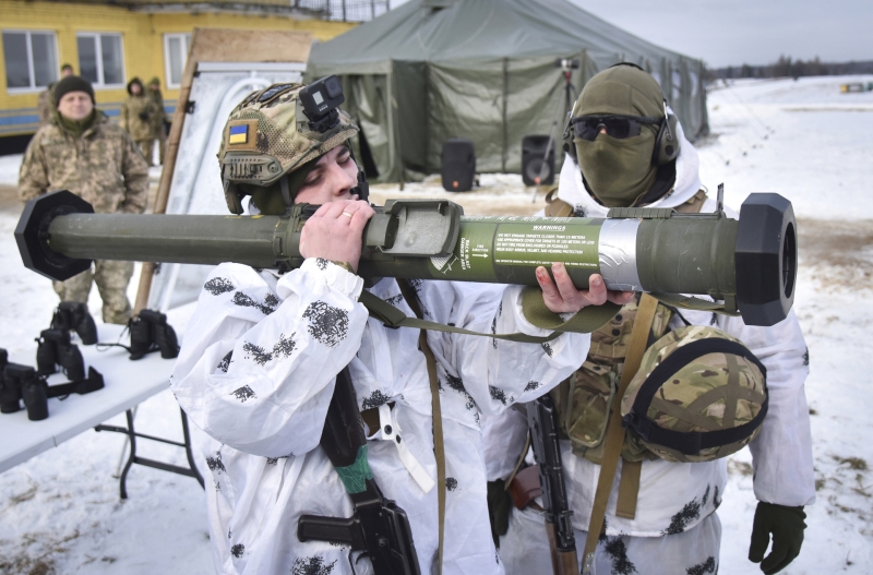 «По пути милитаризации»: как в НАТО призывают страны блока обеспечить Украину оружием в ущерб собственной безопасности