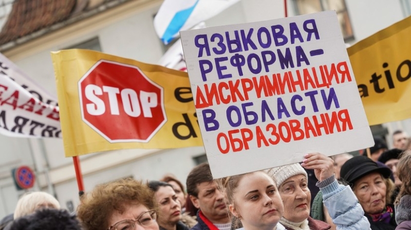 &laquo;Почти достигли дна&raquo;: экс-депутат Рижской думы Светлана Савицкая &mdash; о последствиях антироссийской политики в Латвии