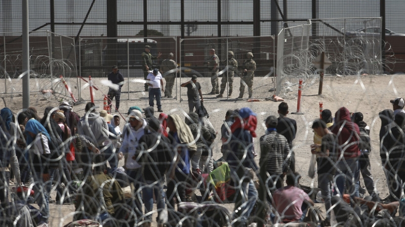 Политика открытых дверей: в США прекращает действие специальный приказ для выдворения из страны нелегальных мигрантов