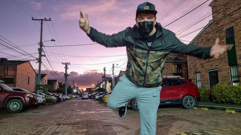 «Положили лицом вниз и забрали»: россиянина арестовали в Колумбии по обвинению в финансировании беспорядков