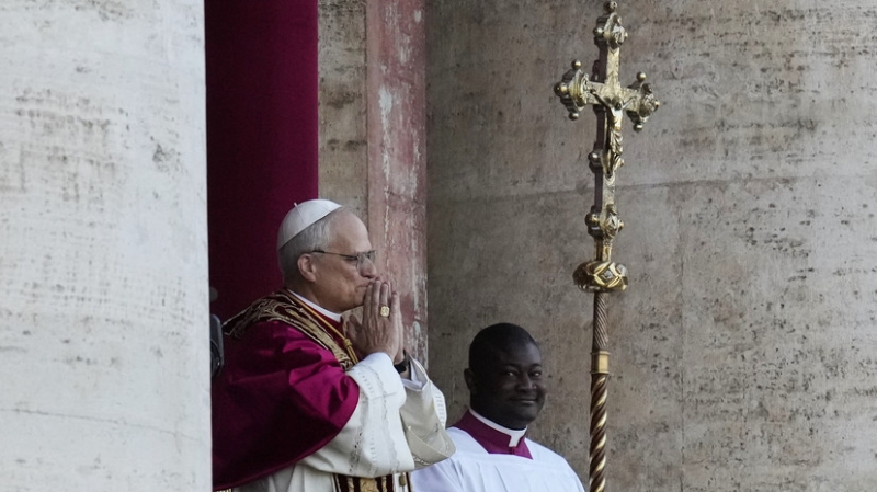 «Помогите нам построить мосты диалога»: Папой Римским стал американский кардинал Роберт Фрэнсис Прево