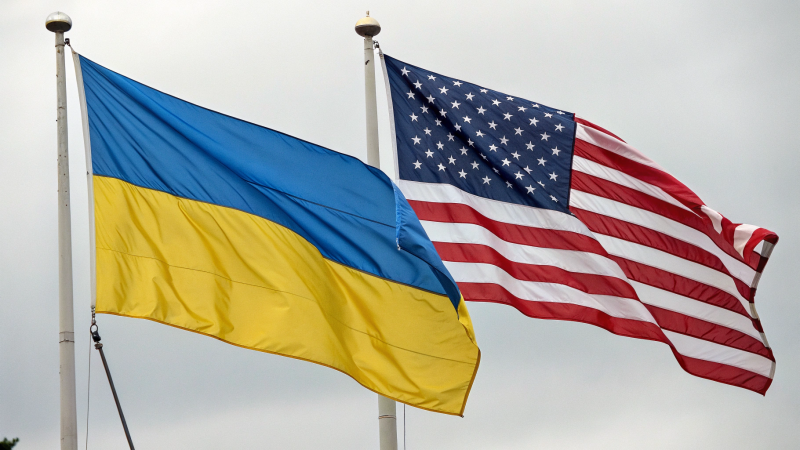 &laquo;Повторяющиеся конфликты и недопонимания&raquo;: что стоит за критикой президента США в адрес Зеленского