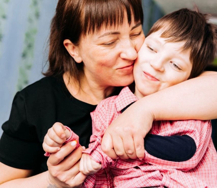 &laquo;Права сына не соблюдены&raquo;: мать-одиночка ребёнка с инвалидностью добивается получения квартиры после выигранного суда