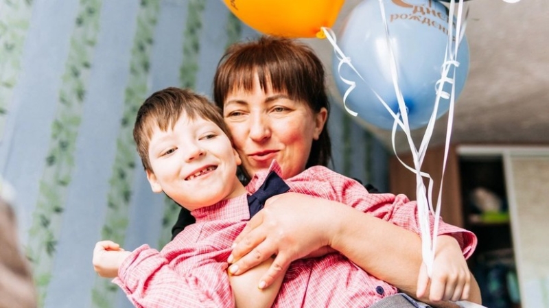 &laquo;Права сына не соблюдены&raquo;: мать-одиночка ребёнка с инвалидностью добивается получения квартиры после выигранного суда