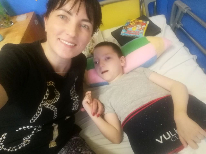 &laquo;Права сына не соблюдены&raquo;: мать-одиночка ребёнка с инвалидностью добивается получения квартиры после выигранного суда