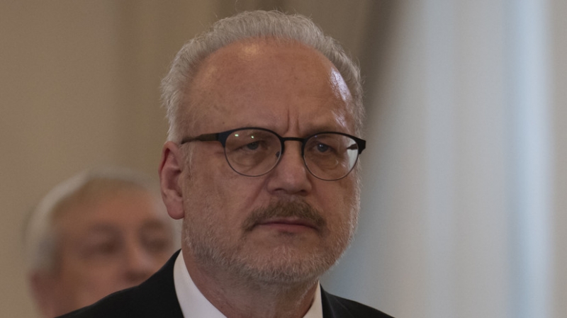 Президент Латвии поддержал идею запрета на выдачу виз россиянам