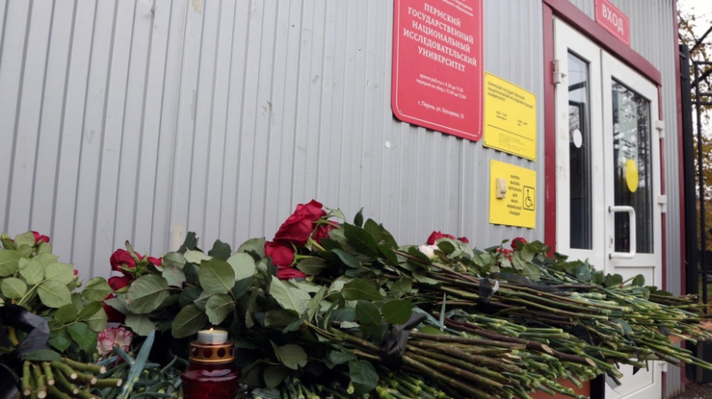 &laquo;Продолжает находиться в тяжёлом состоянии&raquo;: подозреваемый в стрельбе по людям в пермском университете пришёл в сознание