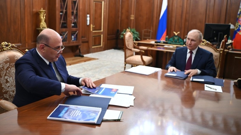 &laquo;Продолжает уверенно восстанавливаться&raquo;: Мишустин доложил Путину об улучшении ситуации в экономике России