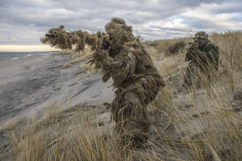 &laquo;Продолжают идти к своей цели&raquo;: Минобороны РФ продемонстрировало кадры боевой работы снайперов ВС РФ в зоне СВО