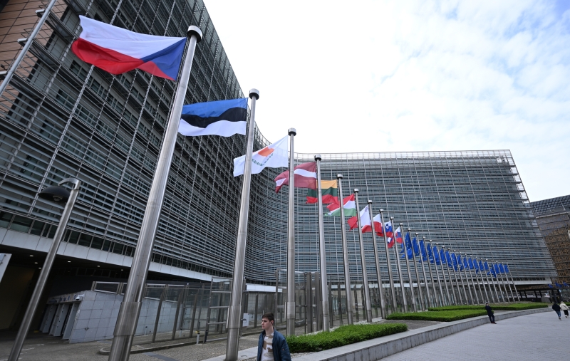 &laquo;Профессионалы по выбиванию средств&raquo;: почему Польша и Прибалтика призвали ЕС профинансировать создание линии обороны