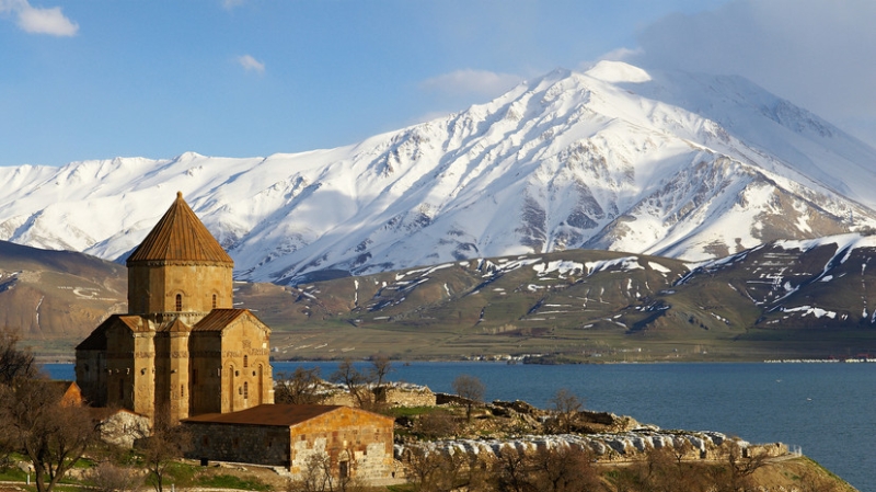 Публицист Моисеенко о гонении на церковь в Армении: это из разряда невозможного