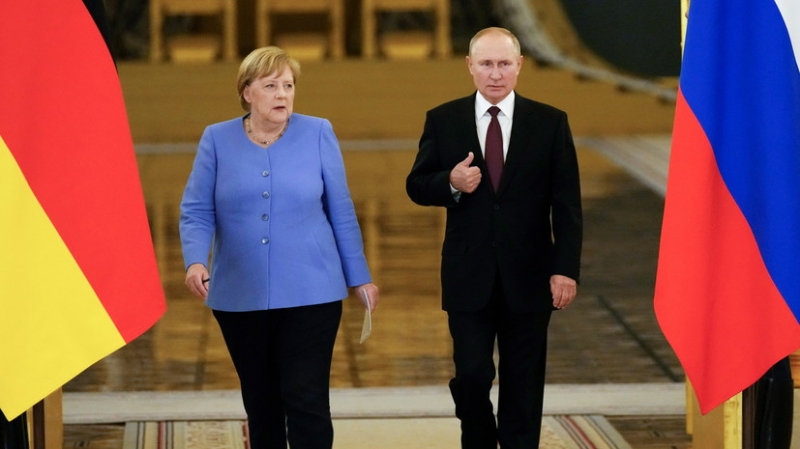 «Пытались найти выходы даже из самых сложных ситуаций»: Путин поблагодарил Меркель за совместную работу