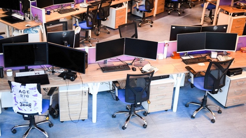 Рабочая дистанция: за год число вакансий на удалёнке в России выросло почти втрое