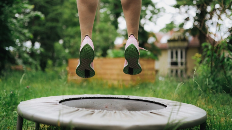 Ребёнок пострадал из-за перевернувшегося батута на Кубани