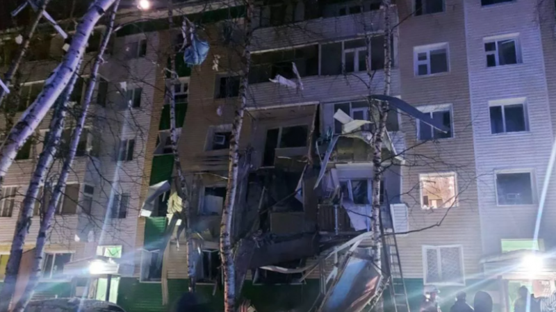 РИА Новости: число погибших при хлопке газа в Нижневартовске возросло до восьми