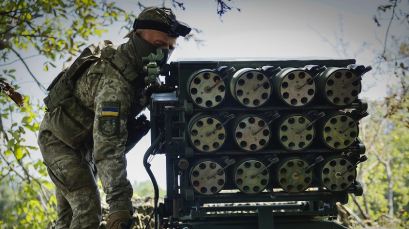 РИА Новости: ВСУ применили иностранные кассетные боеприпасы при ударе по Золотарёвке в ЛНР